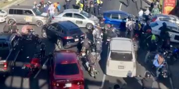 Protestas y bloqueos en Guatemala por alza en precios de los combustibles bloquean