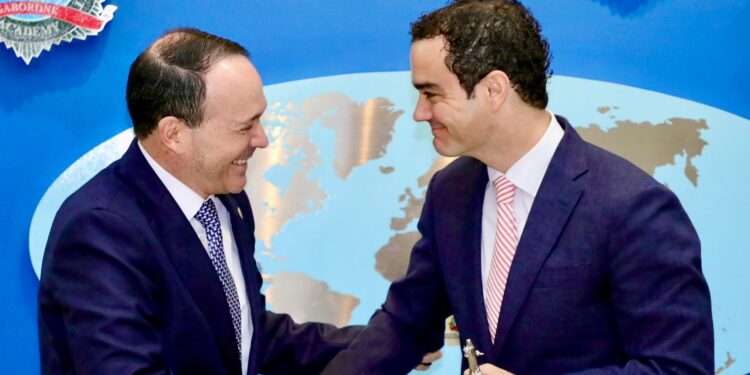 Subsecretario de Estado para Asuntos de Narcóticos y Aplicación de la Ley de EE UU visita El Salvador para reforzar la cooperación bilateral en seguridad