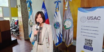 Taiwán presenta documental sobre semiconductores en la Universidad San Carlos para impulsar la Ruta del Chip en Guatemala