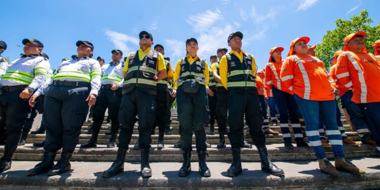 El Salvador despliega 15,000 personas para prevenir accidentes durante las fiestas agostinas de 2026