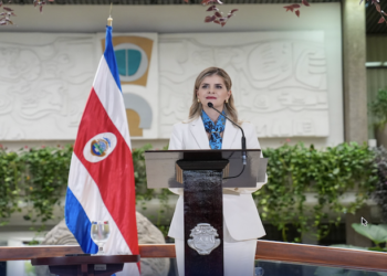Presidenta de Costa Rica valora convocar referéndum sobre temas clave