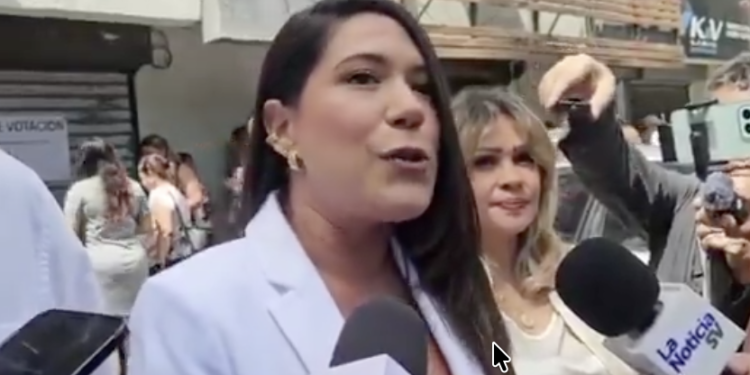 La derecha salvadoreña presenta fórmula presidencial femenina para elecciones de 2027