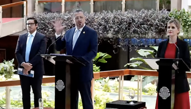 Gobierno costarricense anuncia paquete de reformas fiscales que incluyen rebajar impuestos al alcohol y cigarrillos
