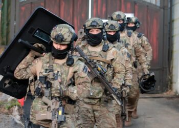 Costa Rica busca reformar su escalafón policial y reinstaura rangos militares en plena ofensiva contra narcos