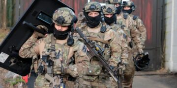 Costa Rica busca reformar su escalafón policial y reinstaura rangos militares en plena ofensiva contra narcos