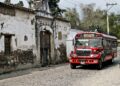 Inseguridad obliga a suspender transporte entre Antigua Guatemala y la capital: miles de pasajeros sin servicio