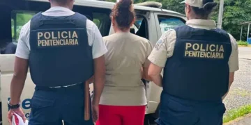 Descubren a dos funcionarias de Justicia y Educación intentando introducir chips de celulares a cárcel en Costa Rica
