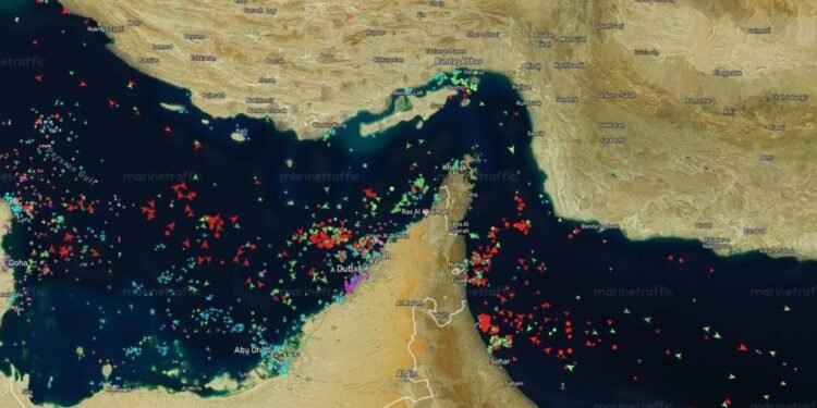 El estrecho de Ormuz, por donde pasa el 20% del petróleo mundial, vuelve al centro de la crisis entre EE. UU. e Irán