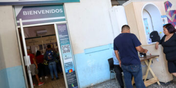 Migración de Guatemala se prepara para aumento de turistas salvadoreños que viajan por vacaciones agostinas