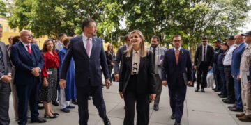 Presidenta de Costa Rica dice el narco está en el Poder Judicial y este le pide presentar denuncias