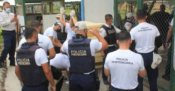 Capturan a siete funcionarios del Ministerio de Justicia de Costa Rica acusados de intentar introducir ilícitos a cárcel