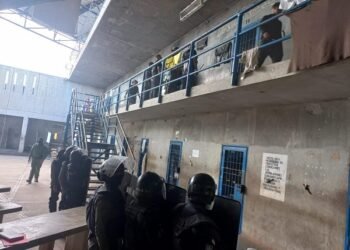 Gobierno panameño destituyó 10 custodios penitenciarios por ingreso de objetos prohibidos