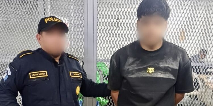 Policía guatemalteca captura a un sospechoso por la masacre de Villa Canales que dejó siete muertos