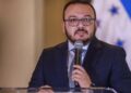 Presidente hondureño destituye a su secretario de Comunicaciones