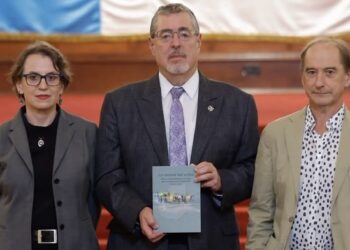 Presidente Arévalo insiste en que Guatemala tiene una deuda con los exiliados