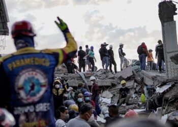 Bukele anuncia que El Salvador enviará 100 toneladas de ayuda humanitaria a Colombia tras el terremoto