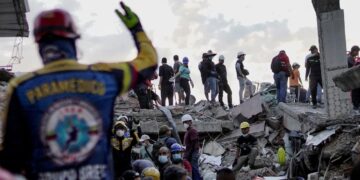 Bukele anuncia que El Salvador enviará 100 toneladas de ayuda humanitaria a Colombia tras el terremoto