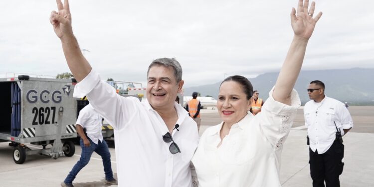 Directora anticorrupción sostiene que el caso del expresidente Juan Orlando Hernández refleja una fragilidad institucional en Honduras