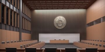 Asamblea costarricense estudiará prohibición para que diputados no ejerzan sus profesiones durante su función pública