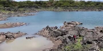 Lago de Güija baja de nivel por la sequía extrema entre El Salvador y Guatemala