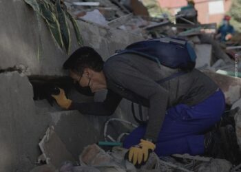 Presidente colombiano agradece a Bukele por ayuda humanitaria de El Salvador