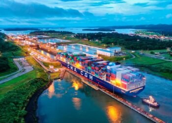 El Canal de Panamá reducirá tránsitos diarios por sequía