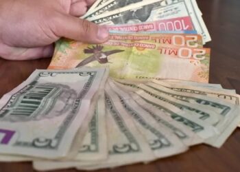 El 31 % de las empresas en Costa Rica suspende planes de expansión por baja en el tipo de cambio