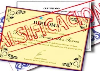 Jueza panameña ordena prisión preventiva a acusados por diplomas académicos falsos