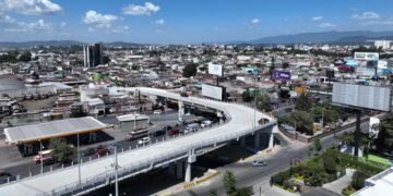 Guatemala inaugura paso a desnivel en la Calzada Roosevelt para mejorar la movilidad