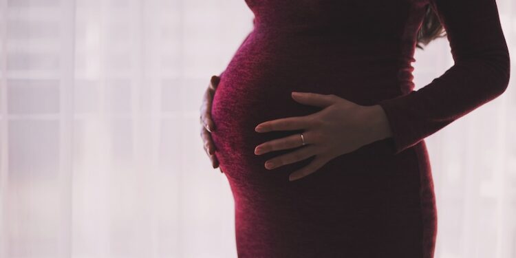 Estados Unidos endurece medidas para combatir el turismo de maternidad