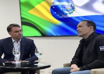 El candidato brasileño Flávio Bolsonaro propone modelo de seguridad inspirado en El Salvador tras reunirse con ministro salvadoreño