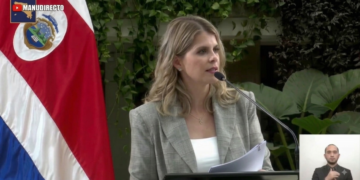 Presidenta de Costa Rica presenta proyecto para eliminar pensiones de expresidentes, mientras oposición dice calcó iniciativas anteriores