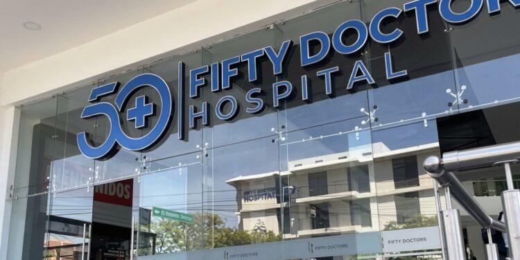 Cadena hospitalaria Mexicana 50 Doctors anuncia llegada a El Salvador con millonaria inversión