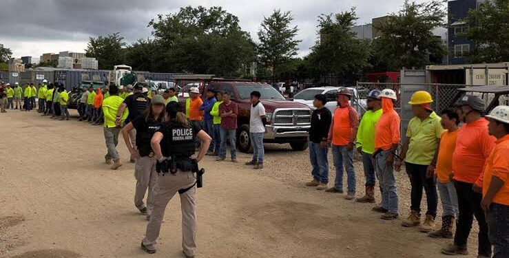 EE UU busca en Guatemala, Honduras y México a más de 66,000 migrantes con multas pendientes