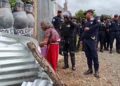 Anciana desalojada por policías antimotines en Guatemala provoca disturbios y el incendio de la casa de una jueza