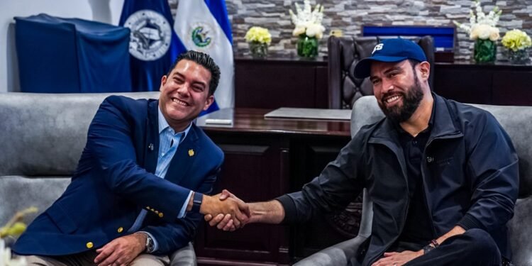 Alcalde de Tegucigalpa visita San Salvador para conocer el modelo de seguridad y gestión urbana de la capital salvadoreña