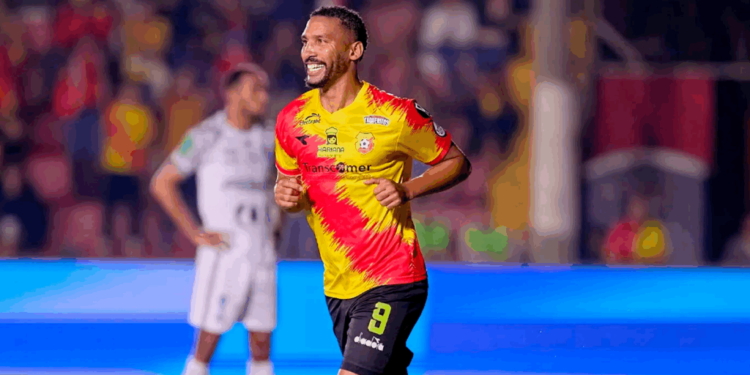 Delantero cubano Marcel Hernández llegaría a El Salvador tras salir del Club Sport Herediano de Costa Rica