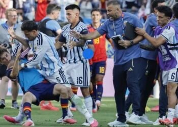 FIFA sanciona a jugadores de Argentina y España tras la final del Mundial