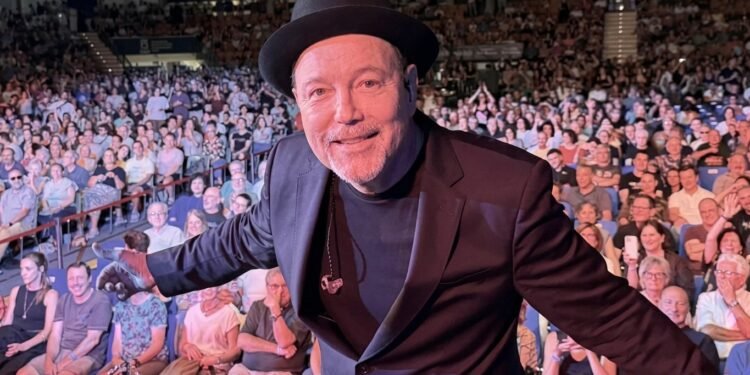 El cantautor panameño Rubén Blades estrena ‘País Portátil’, su nuevo disco junto a Roberto Delgado