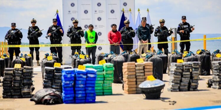Tráfico de cocaína cambió en Centroamérica durante 2025, dice informe de InSight Crime