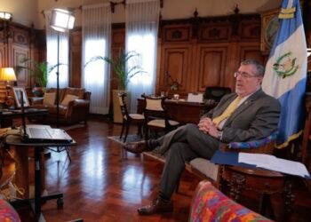 Guatemala apuesta por la negociación comercial para mantener condiciones favorables con EE UU, dice presidente Arévalo
