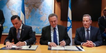 Honduras firma acuerdo de cooperación militar con Israel