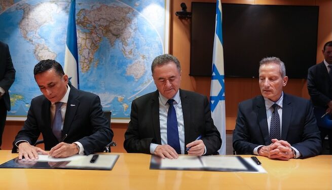 Honduras firma acuerdo de cooperación militar con Israel