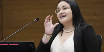 Tribunal ordena “captura inmediata” de exministra de Salud de Costa Rica por no presentarse a audiencia por supuestas injurias contra exdiputado