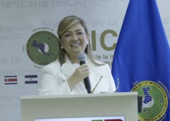 La costarricense Lina Ajoy asume como nueva secretaria general del SICA con el compromiso de restablecer diálogos políticos para lograr consensos