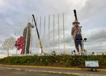 Dictadura de Nicaragua levanta dos estatuas gigantes mientras la pobreza sigue marcando al país