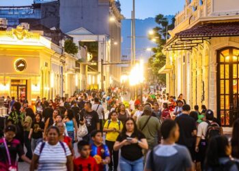 El Salvador lidera crecimiento económico interanual en Centroamérica