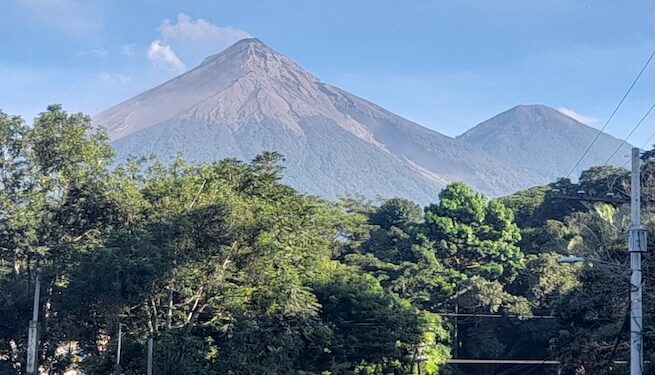 Volcán de Fuego vuelve a su actividad normal tras 50 horas de erupción