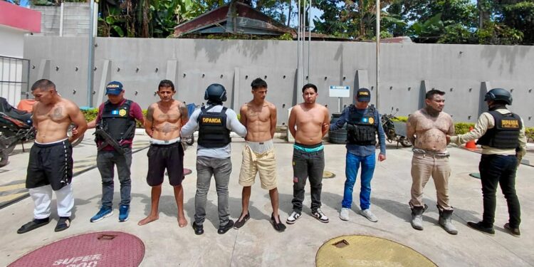 El Salvador procesará a cinco pandilleros detenidos en México y buscará imponer cadena perpetua