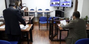 Ministerio de Justicia elimina audiencias virtuales en Costa Rica, magistrada advierte retrasos judiciales
